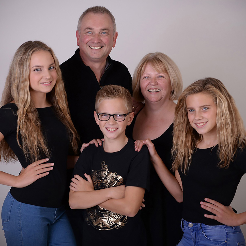 Activity Superstore Family Portrait Gift Experience Image 1