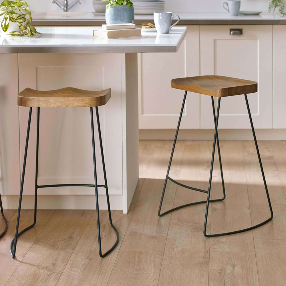 Julian Bowen Travis Oak Bar Stool Set of 2 Image 1