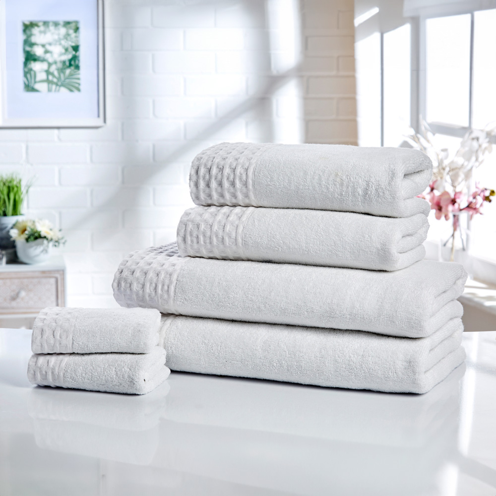 Rapport Home Retreat White Cotton Face Cloth Image 2