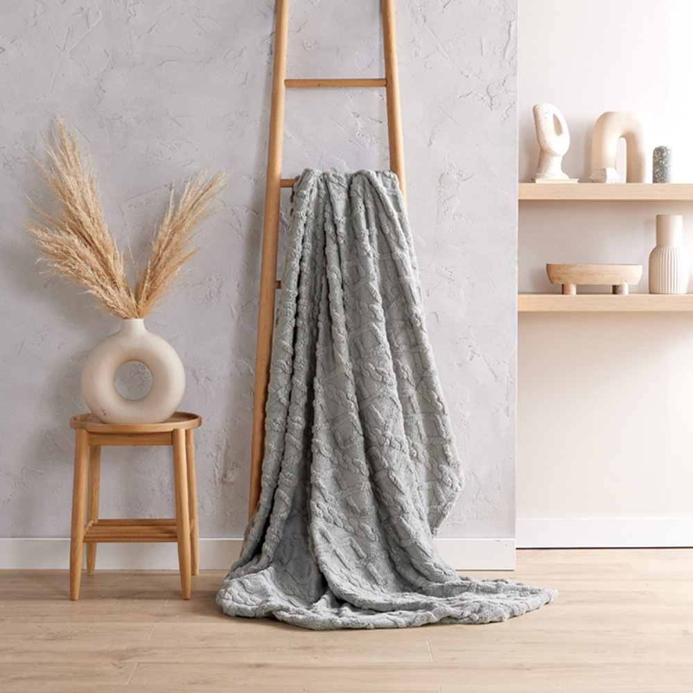 Bellissimo Cable Knit Charcoal Jacquard Fleece Throw 200 x 140cm Image 2