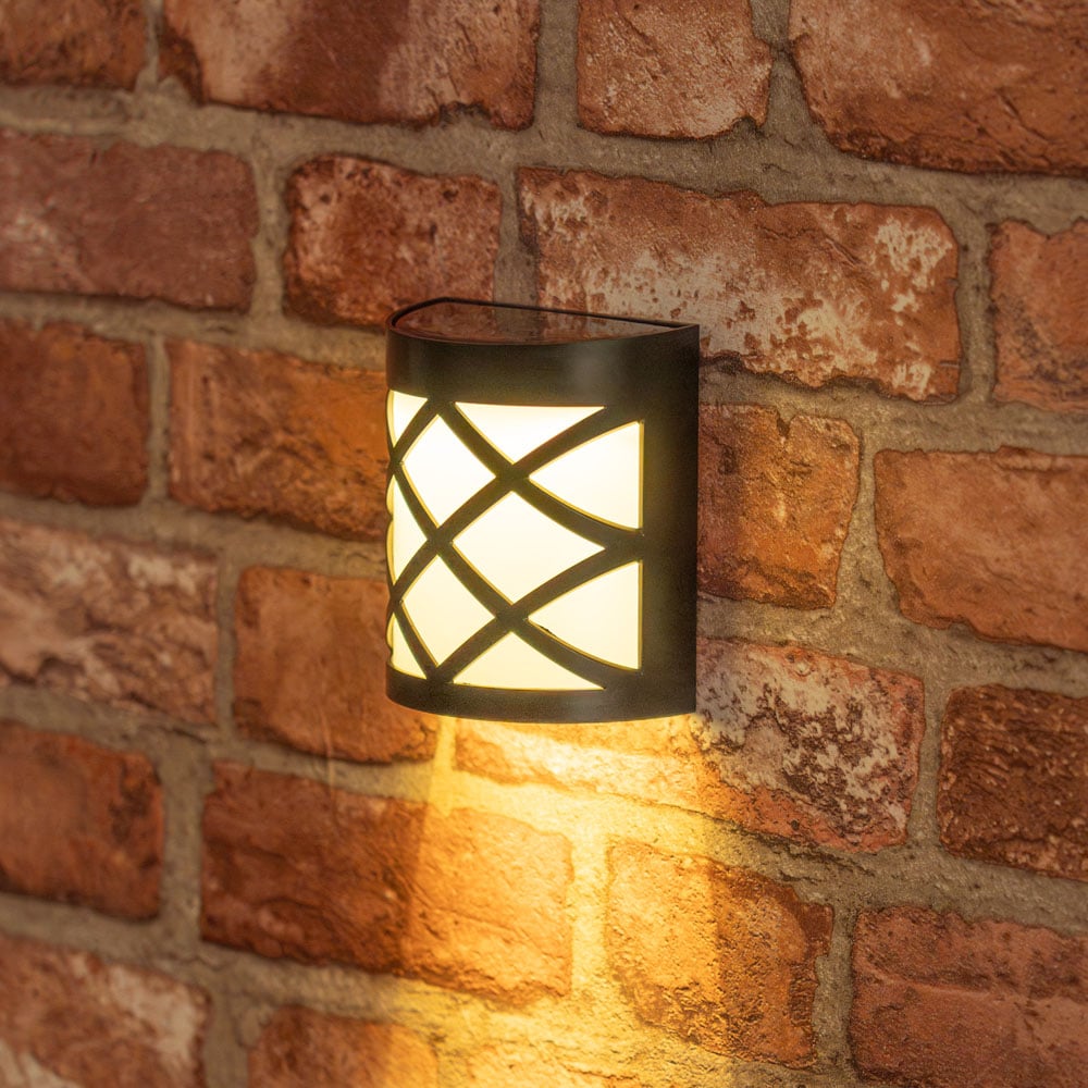 ValueLights Diamond Set of 4 Black Outdoor Solar Wall Fence Lights Wilko