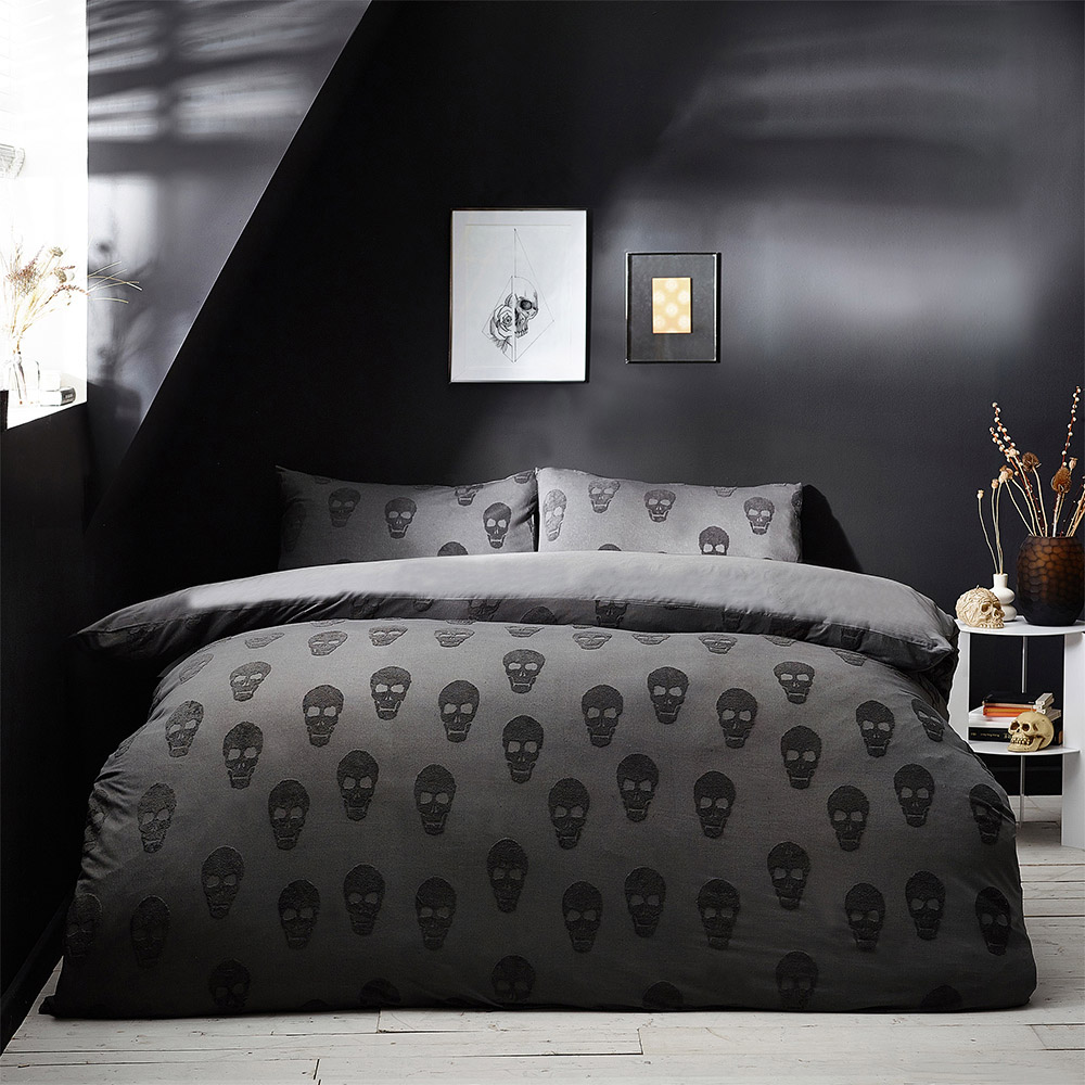 furn. Skulls Super King Charcoal Duvet Set Image 1