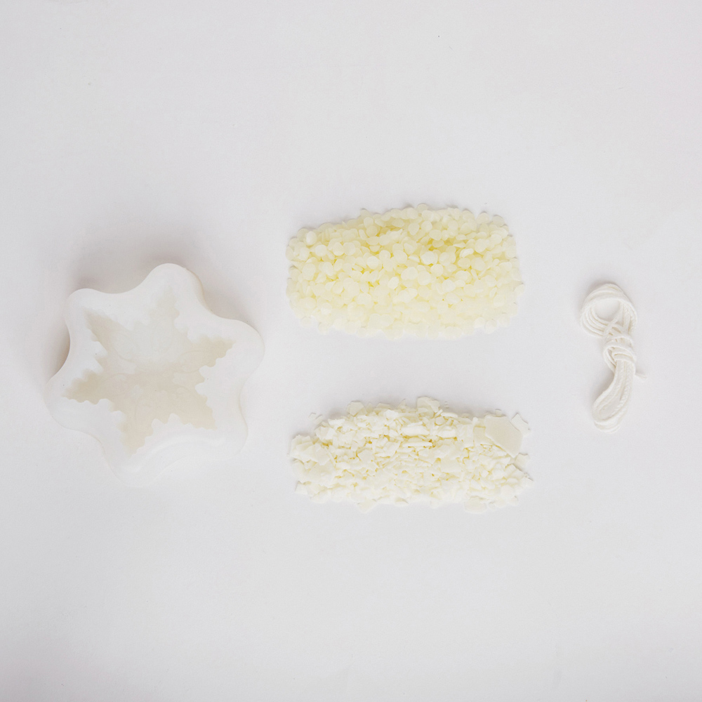 Bee & Bumble Multicoloured Snowflake Candle Craft Kit Image 3