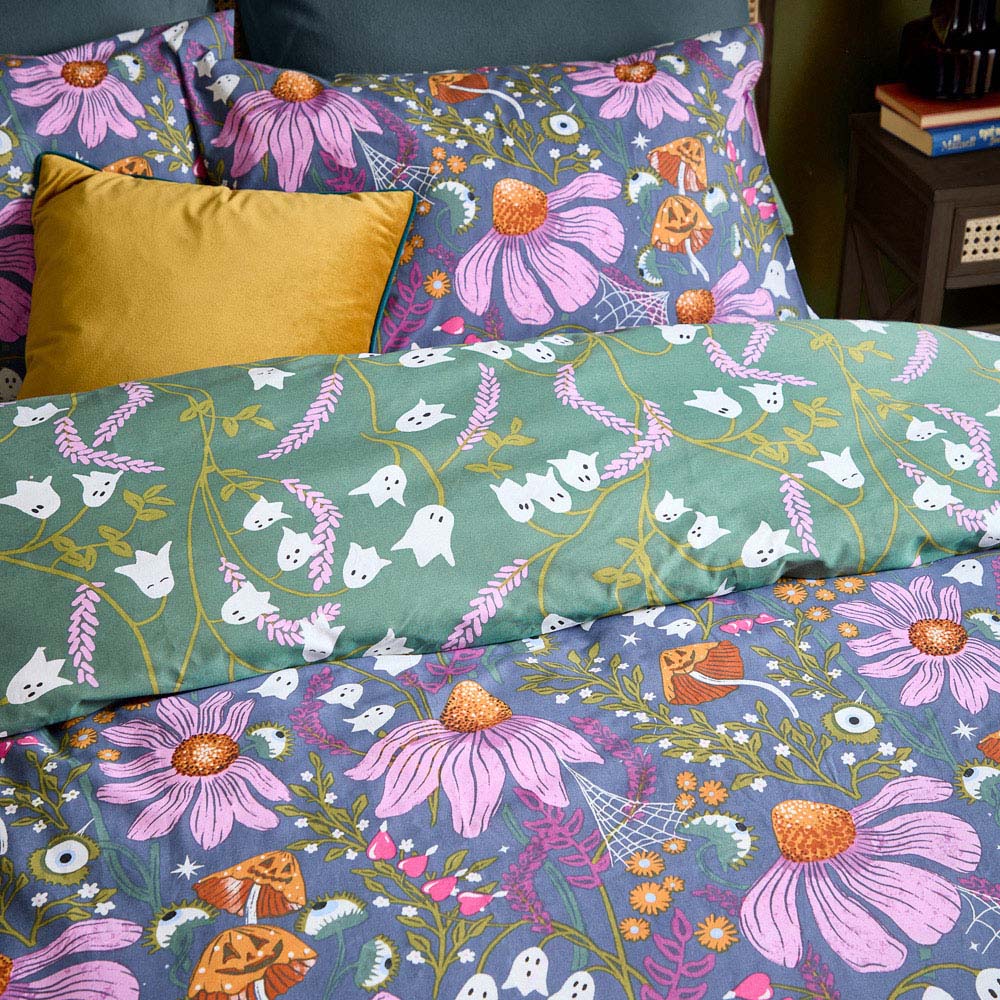 Furn Super King Size Ghoul Gardens Green Halloween Reversible Duvet Set Image 3