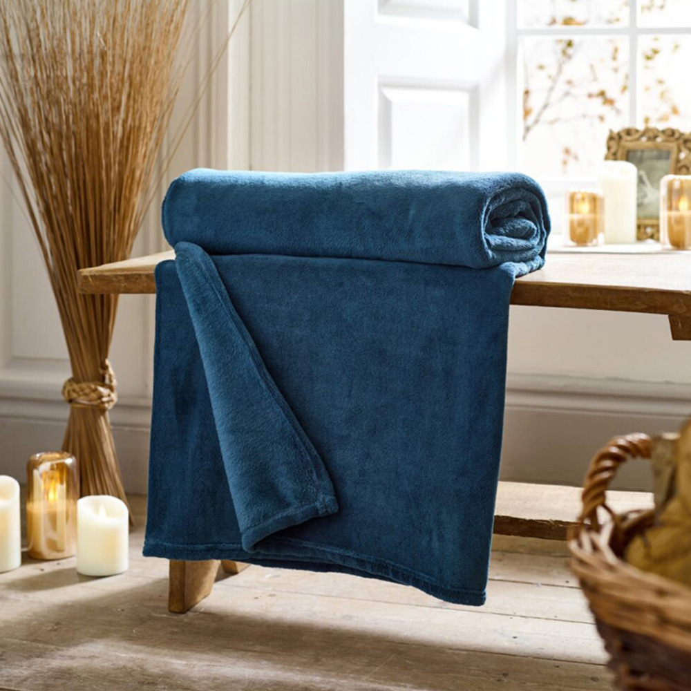Deyongs Navy Snuggle Touch Throw 140 x 180cm Image 2