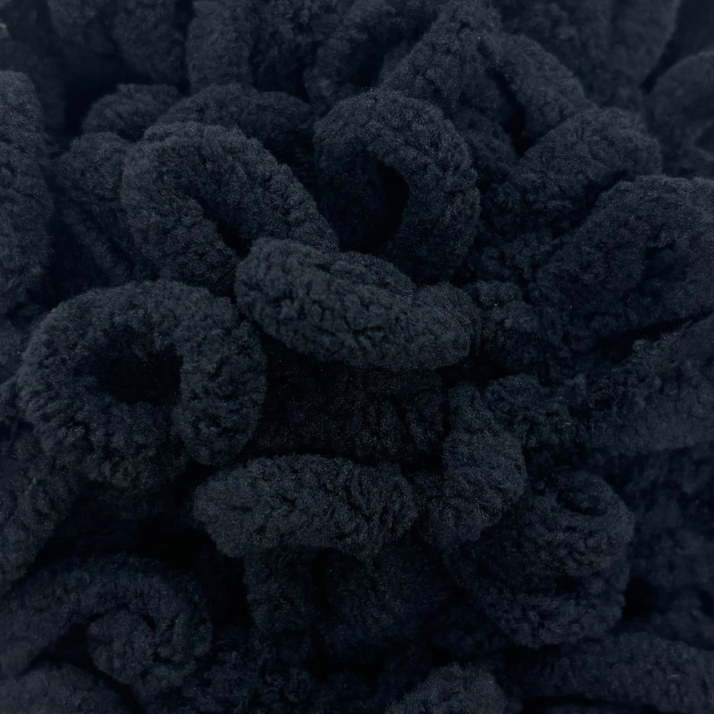 Loop Yarn Black Image 2