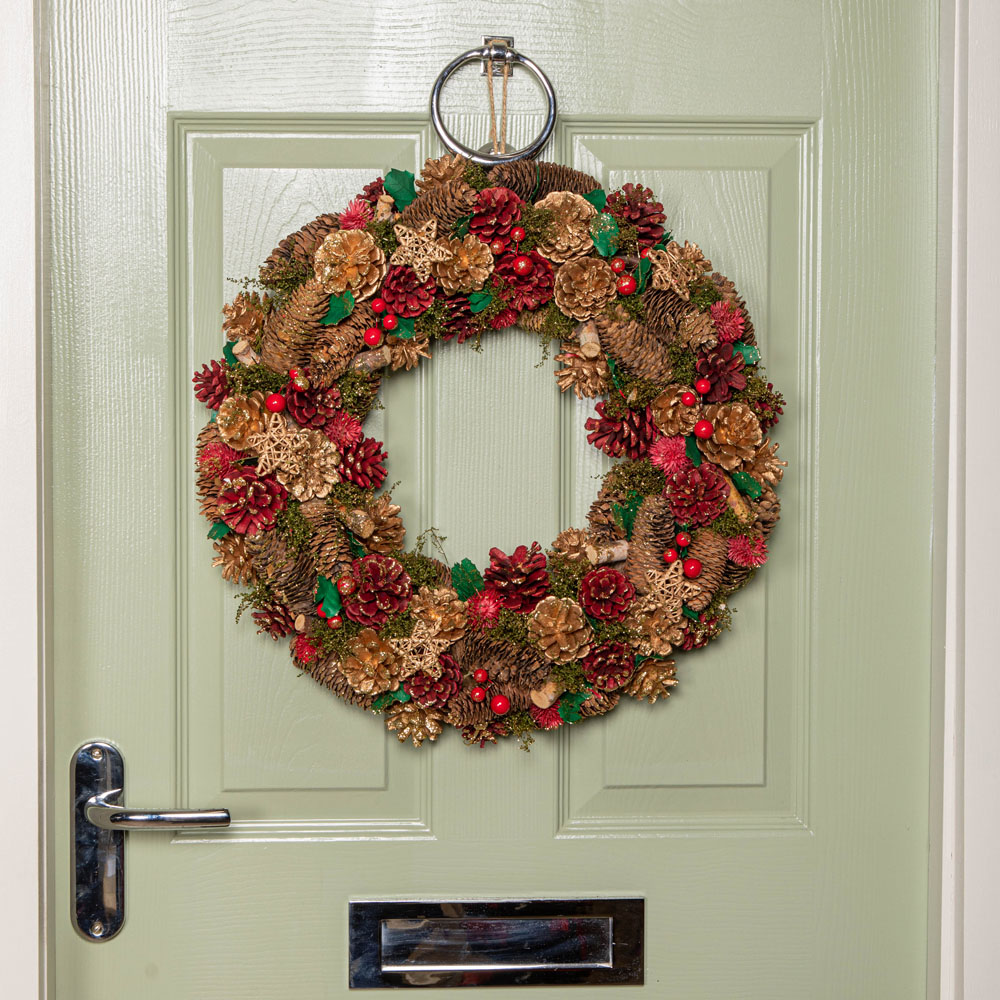 Samuel Alexander Red Wreath with Berries and Pinecones 50cm Image 9