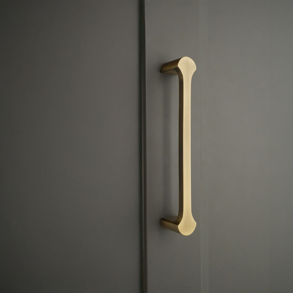 Spira Brass Tulip Antique Brass Cabinet Pull Handle 165mm Image 2