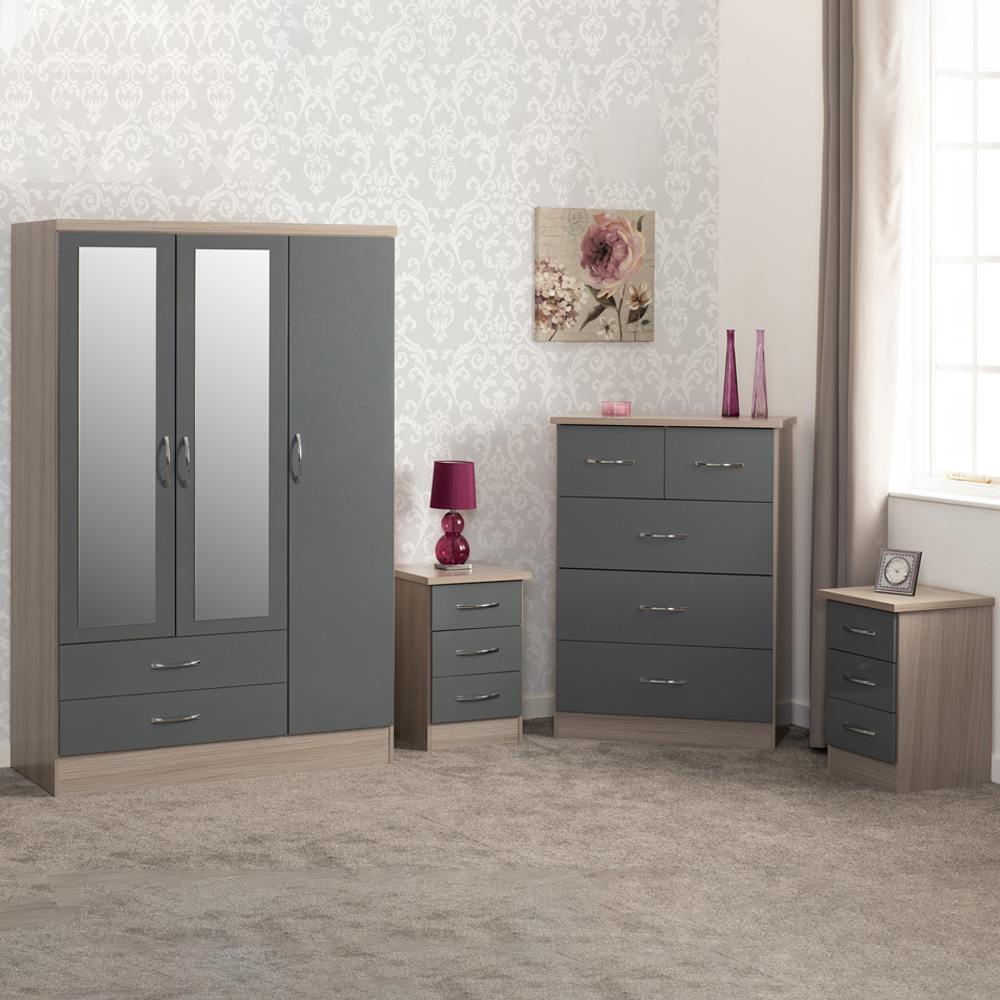 Seconique Nevada Grey and Light Oak Effect 4 Piece Bedroom Furniture Set Image 7