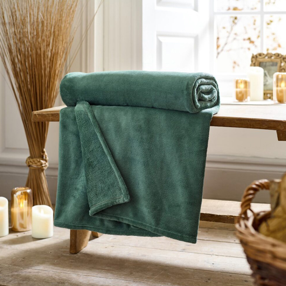 Deyongs Forest Green Snuggle Touch Throw 140 x 180cm Image 2