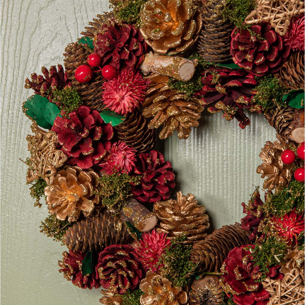Samuel Alexander Red Wreath with Berries and Pinecones 36cm Image 5