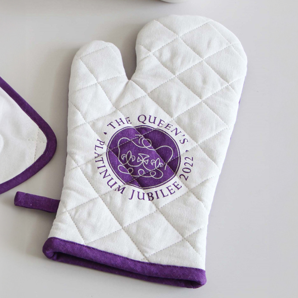 Highlands Homeware Jubilee Print Single Oven Mitt and Tote Bag Set Image 4