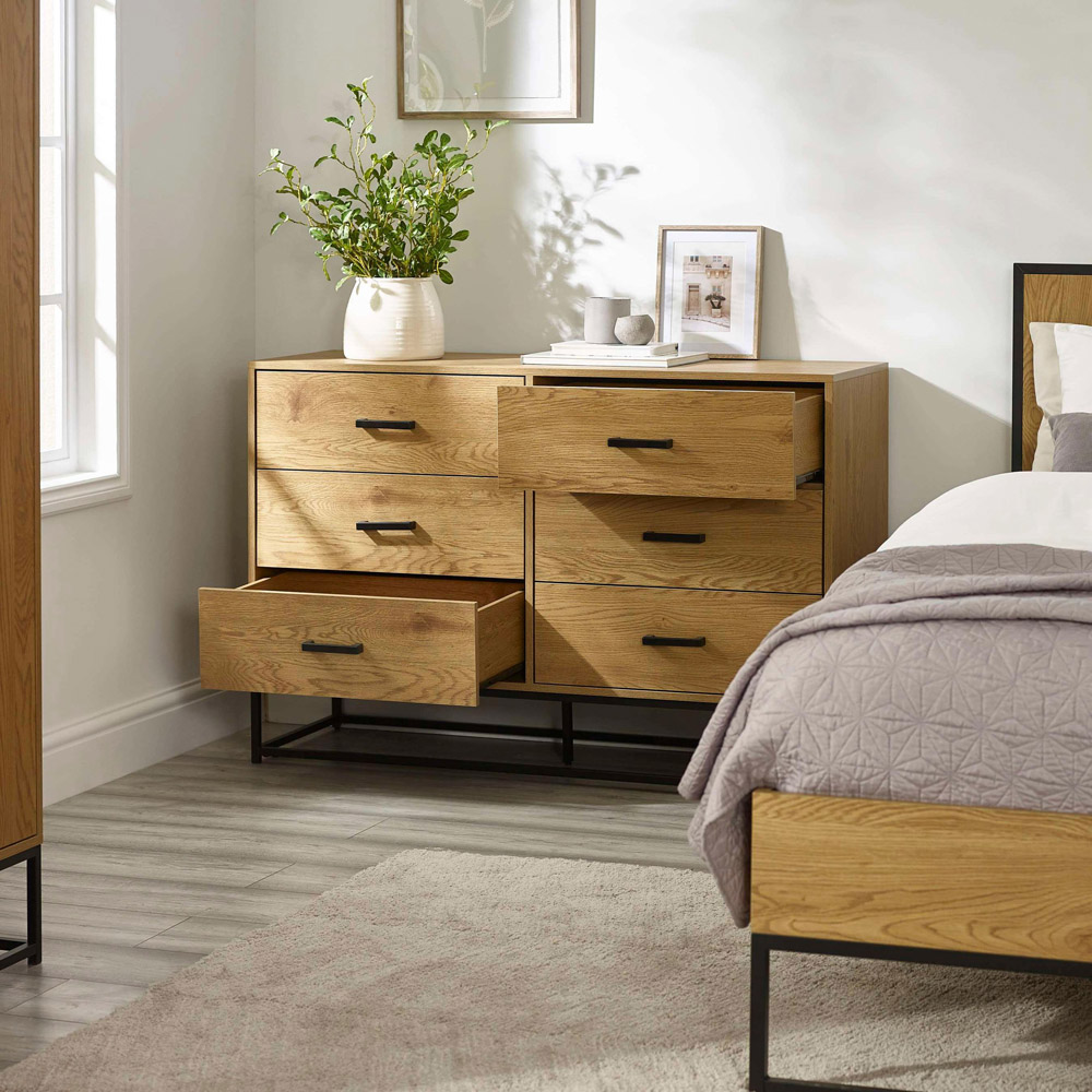 Julian Bowen Harlow 6 Drawer Light Oak Effect Chest of Drawers Image 7