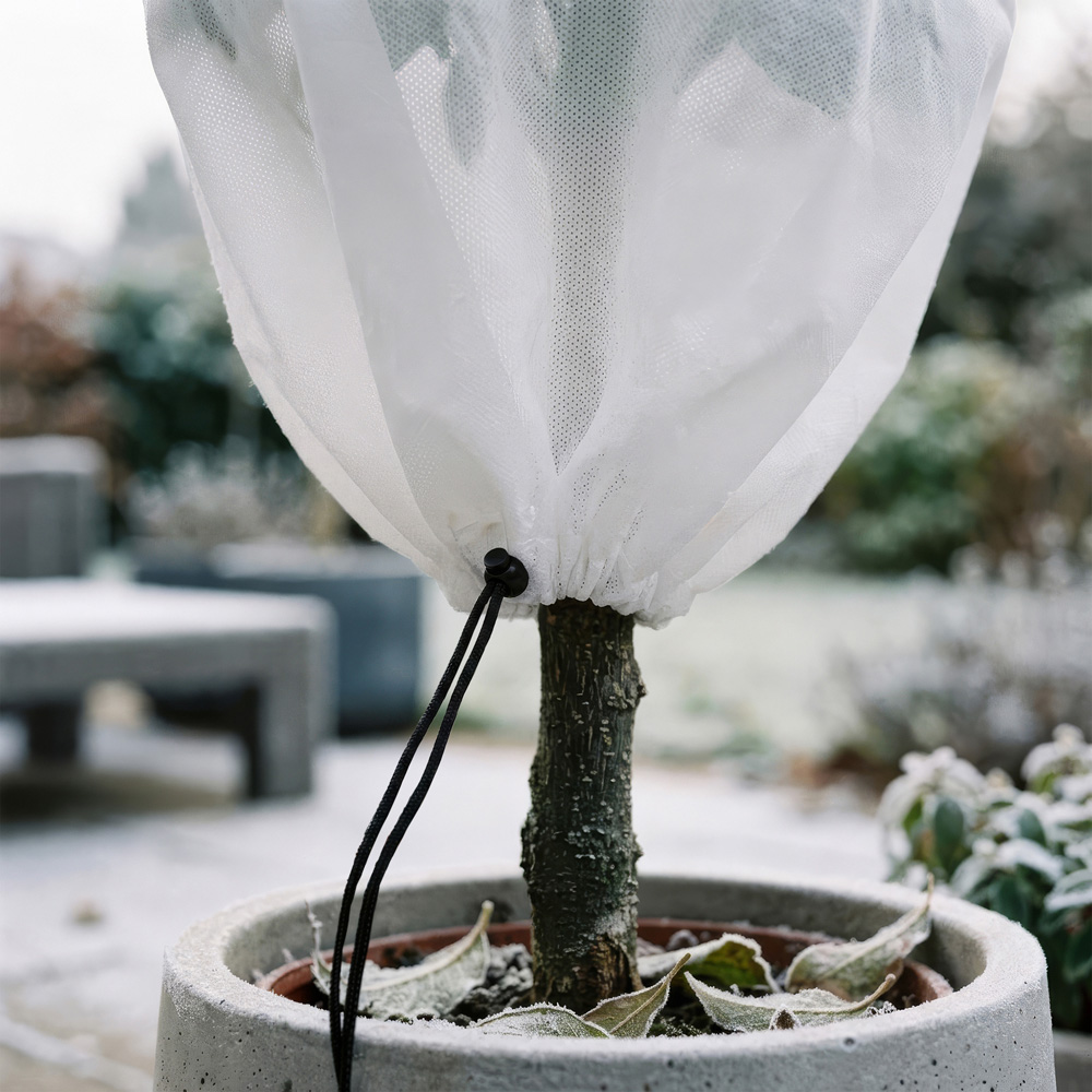 Harbour Housewares Plant Fleece Frost Protection Cover with Drawstring 1.2 x 1.8m 5 Pack Image 3