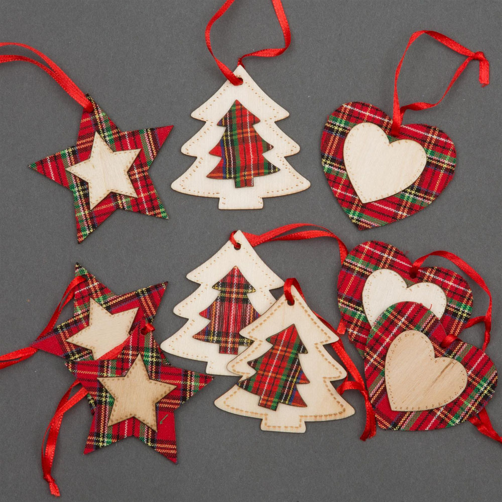 Shatchi 3 Piece Christmas Wooden Tree Ornament Set Image 2