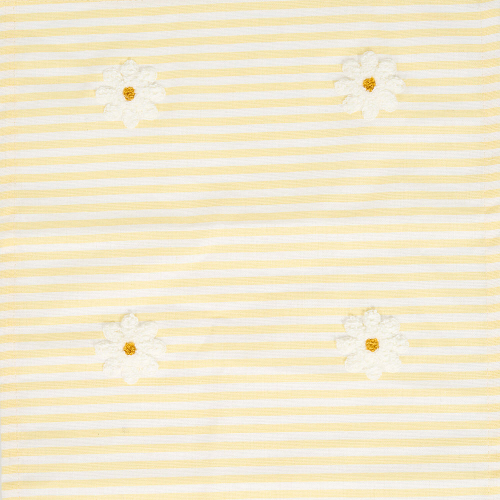 Pack of 2 Embroidered Daisy Placemats Yellow Image 3