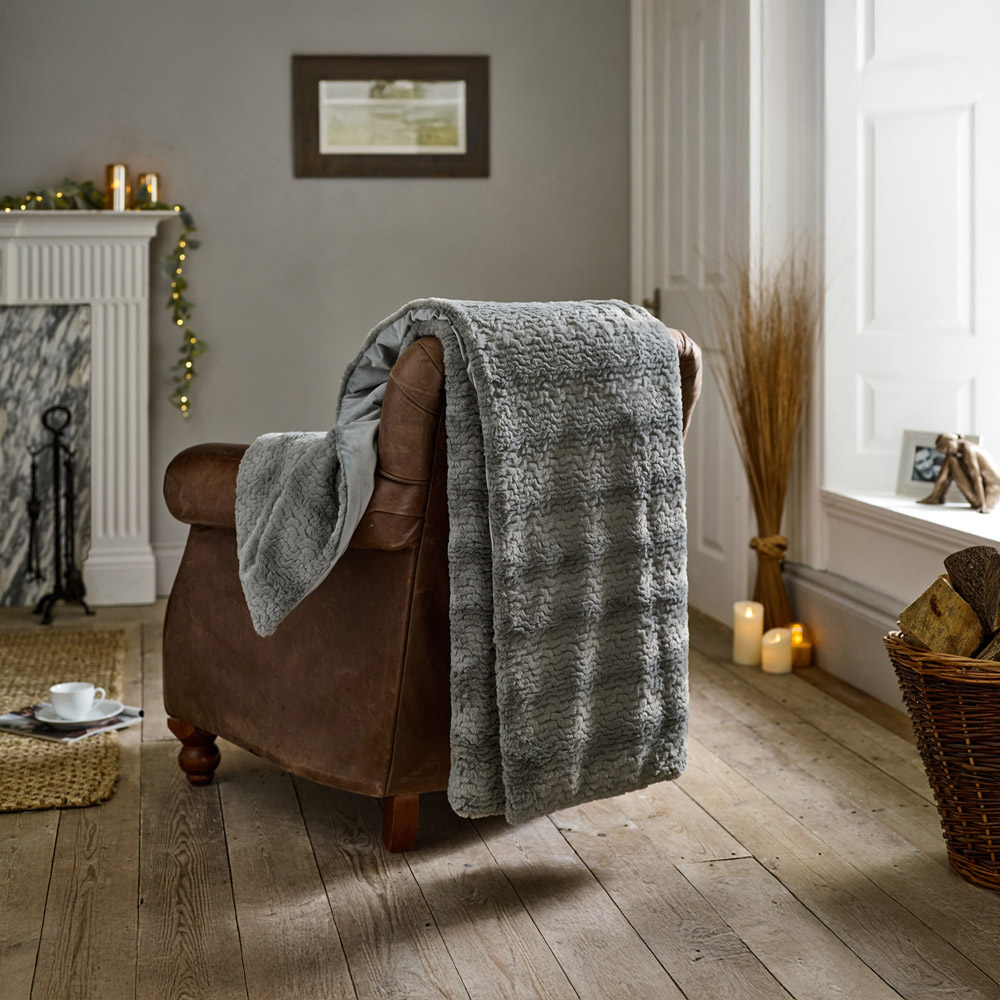 TLC Ashridge Faux Fur Grey Throw 130 x 170cm Image 4
