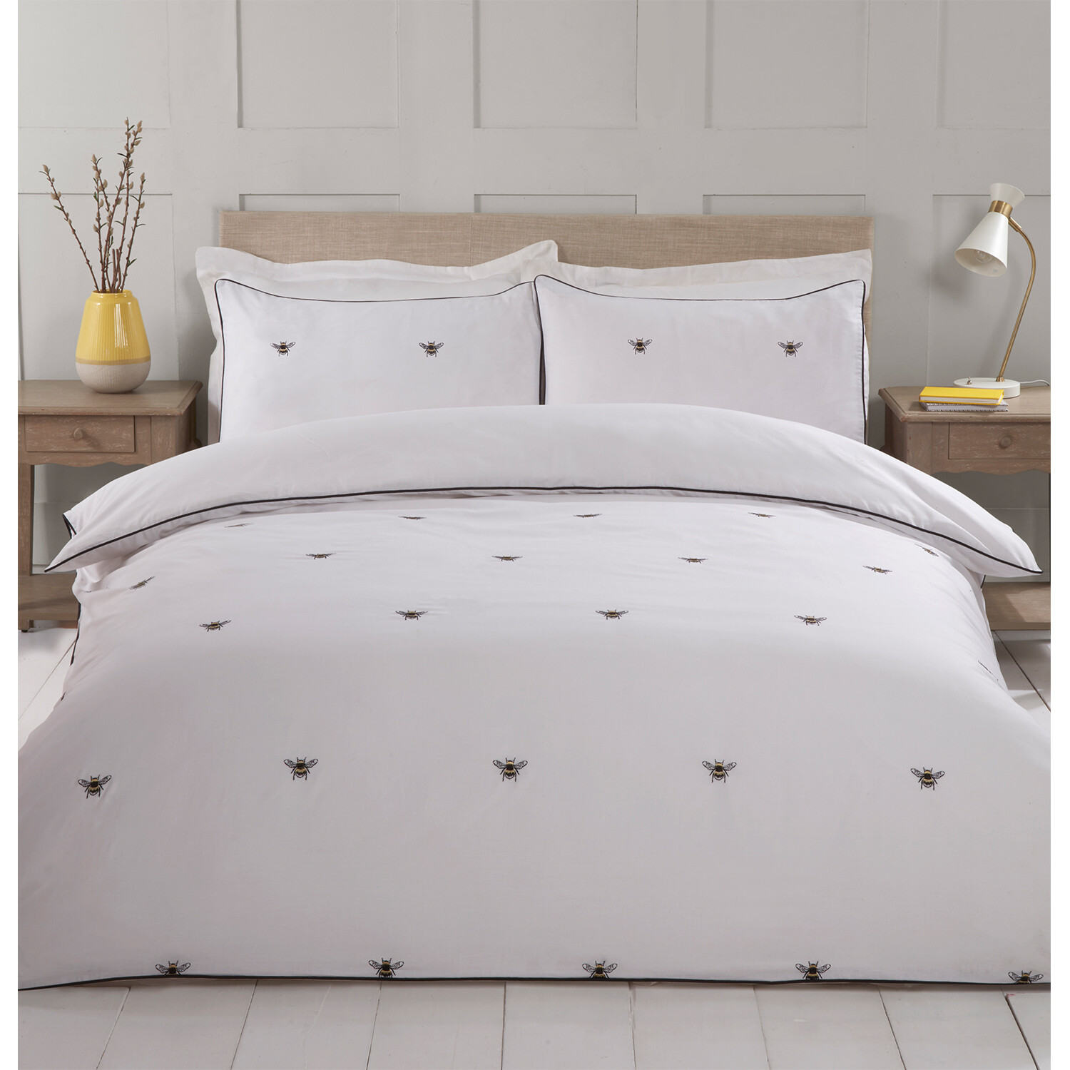 Bumblebee Embroidered Duvet Cover and Pillowcase Set - Superking Image 1