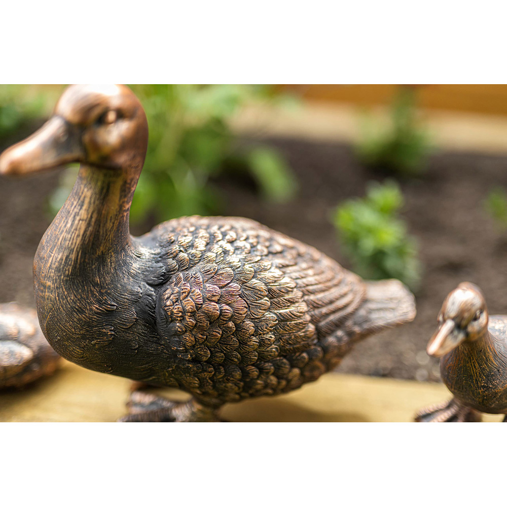 Marco Paul Mum and 3 Baby Ducks Garden Ornament Image 3