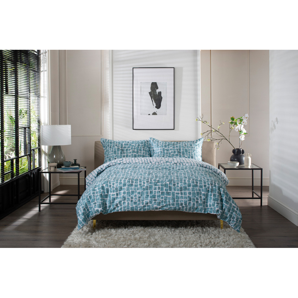 The Lyndon Company Tulle King Size Duck Egg Reversible Duvet Set Image 3