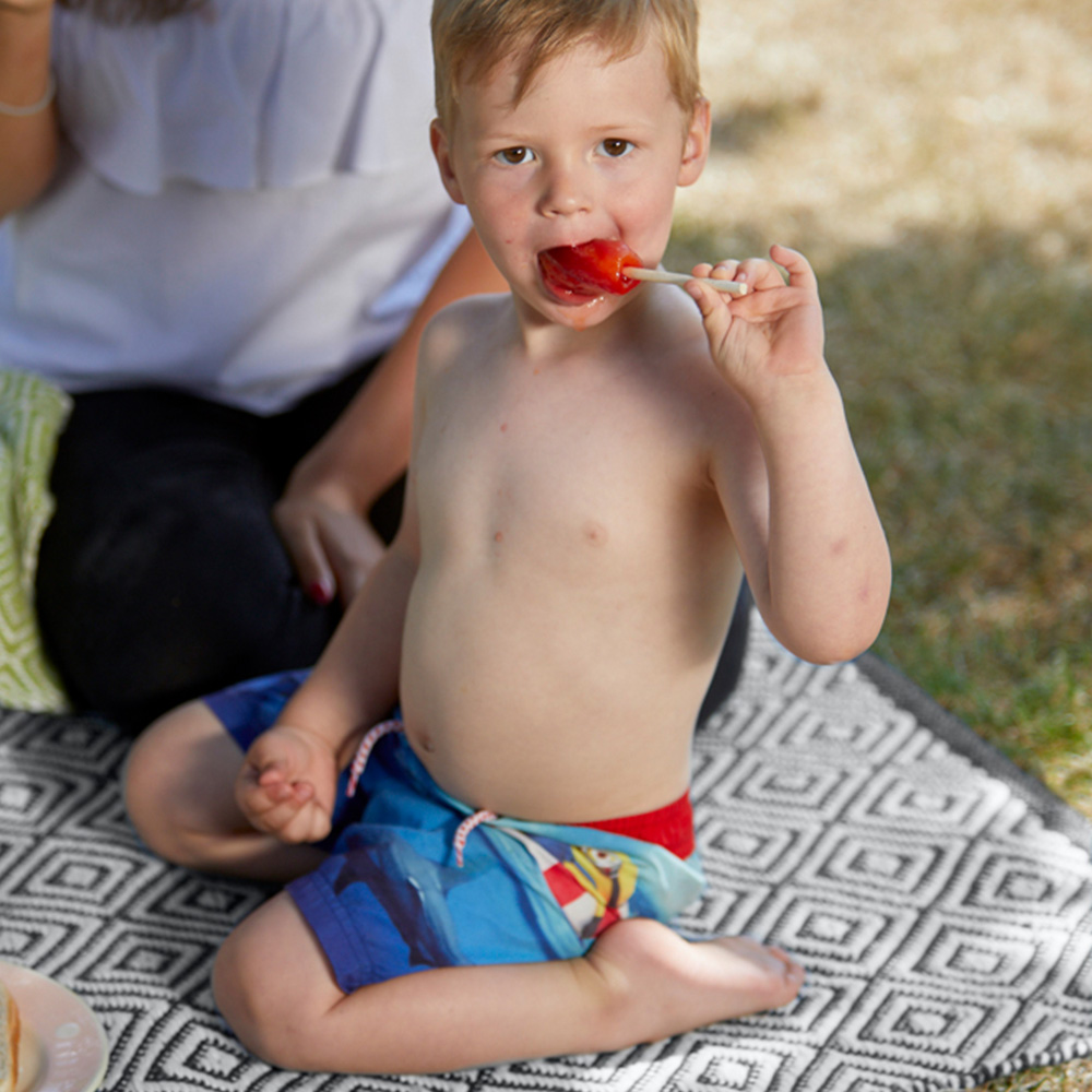 Hug Rug Warm Grey Woven Diamond Rug 160 x 230cm Image 2