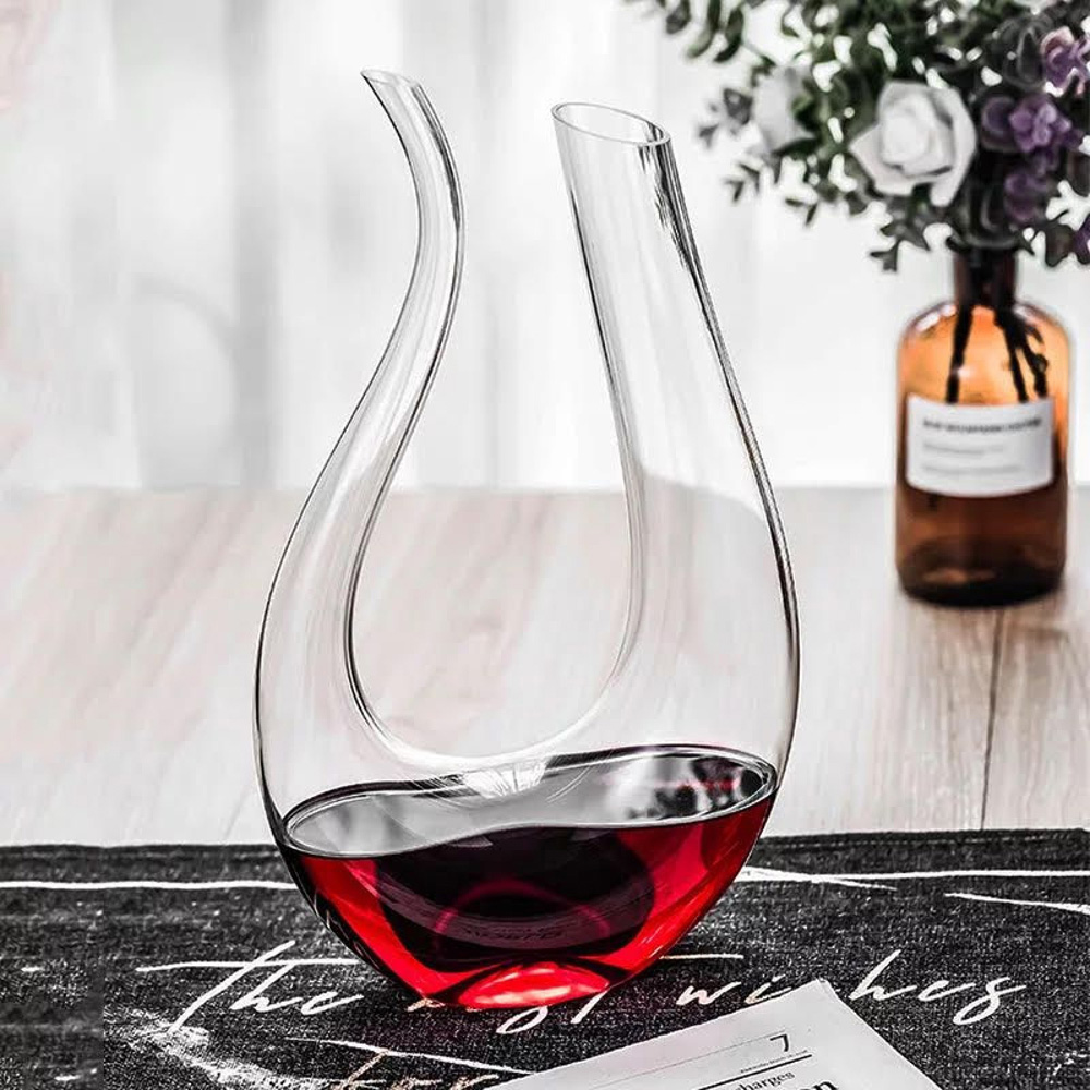 Gr8 Home U Shaped Glass Wine Decanter 1.5L Image 7