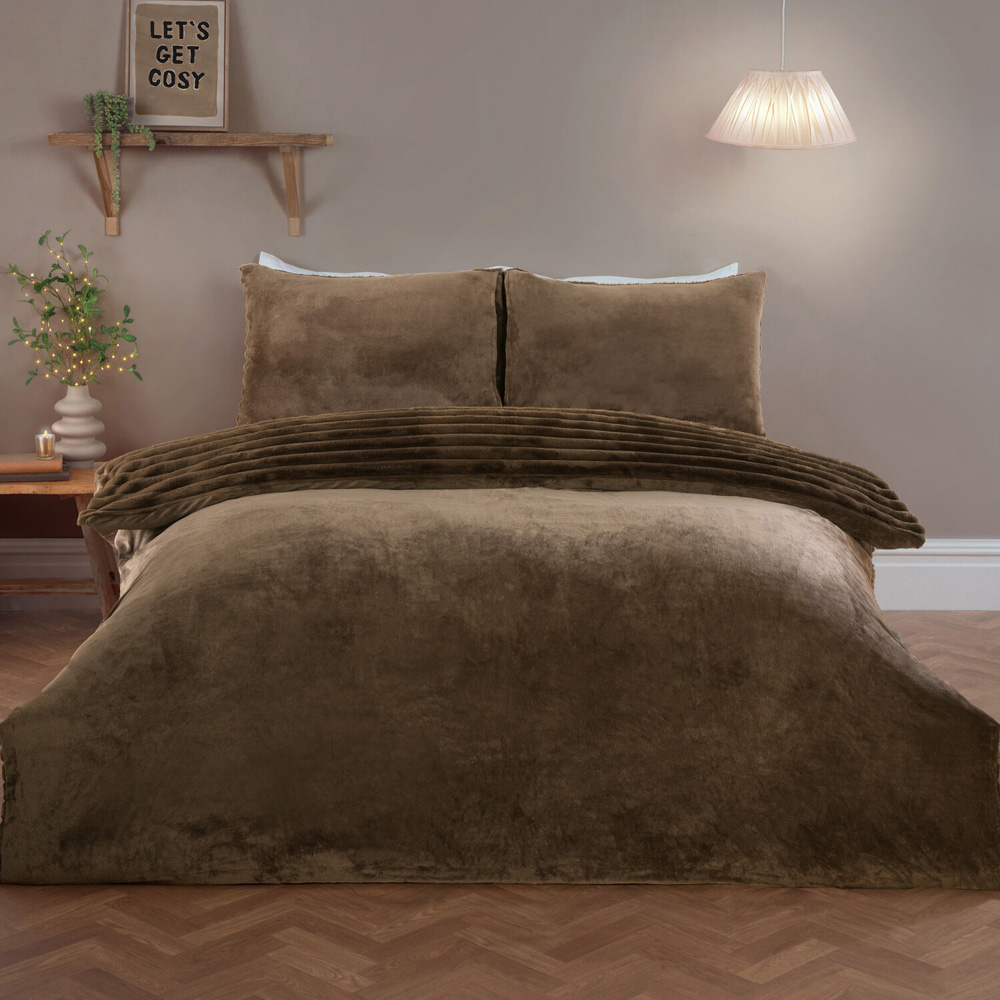 Colorado Faux Fur Duvet Set Mocha Double Image 2