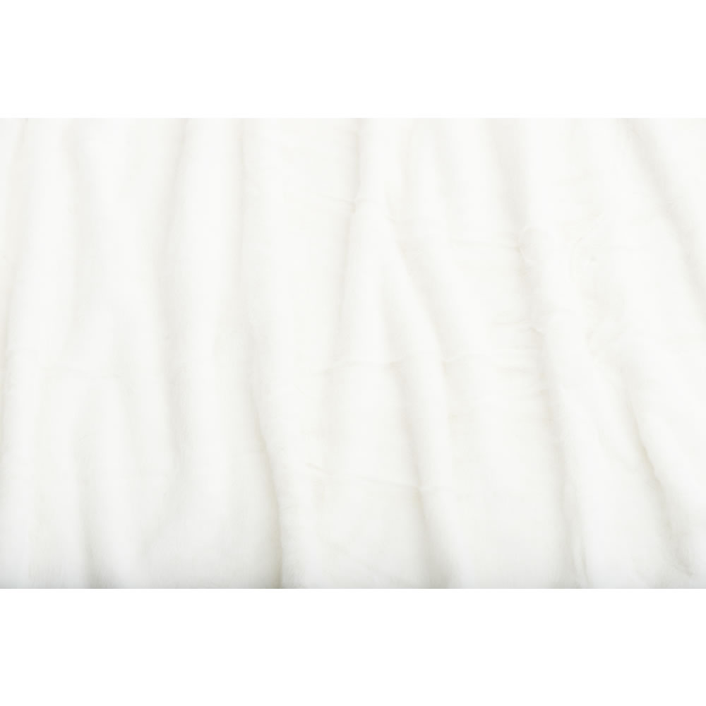 Wilko Cream Faux Fur Throw 150 x 200cm Image 5