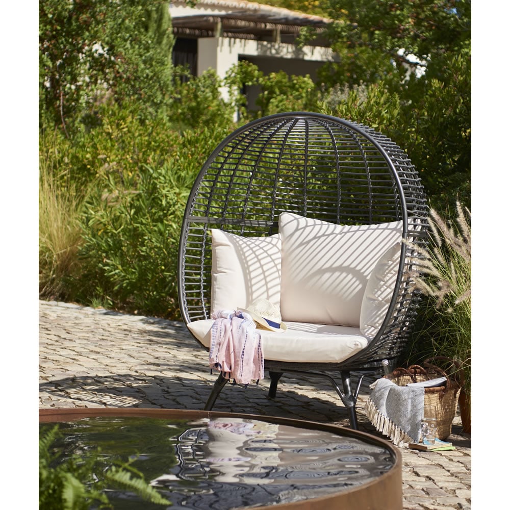 Wilko Garden Snuggle Egg Chair Rattan Effect Image 3