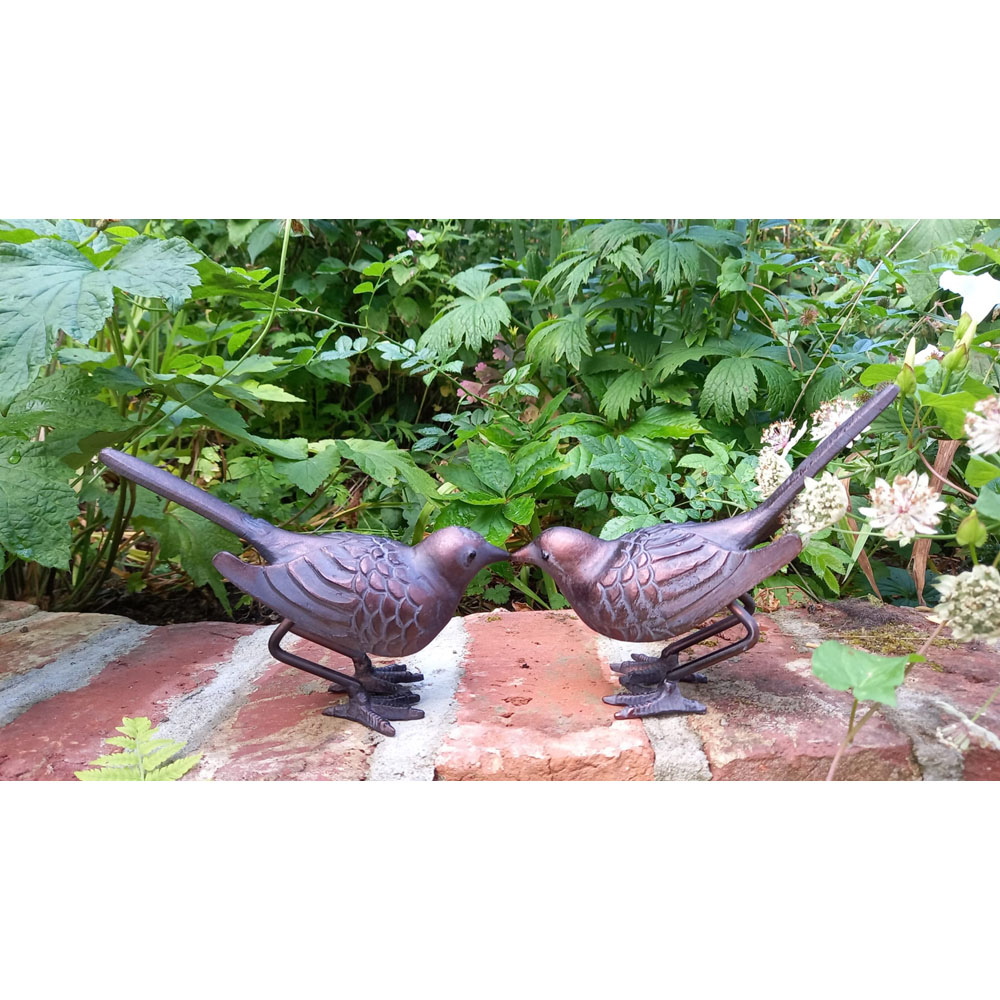 Inspirational Gifting 2 Piece Birds Cast Aluminium Garden Ornament Set Image 4