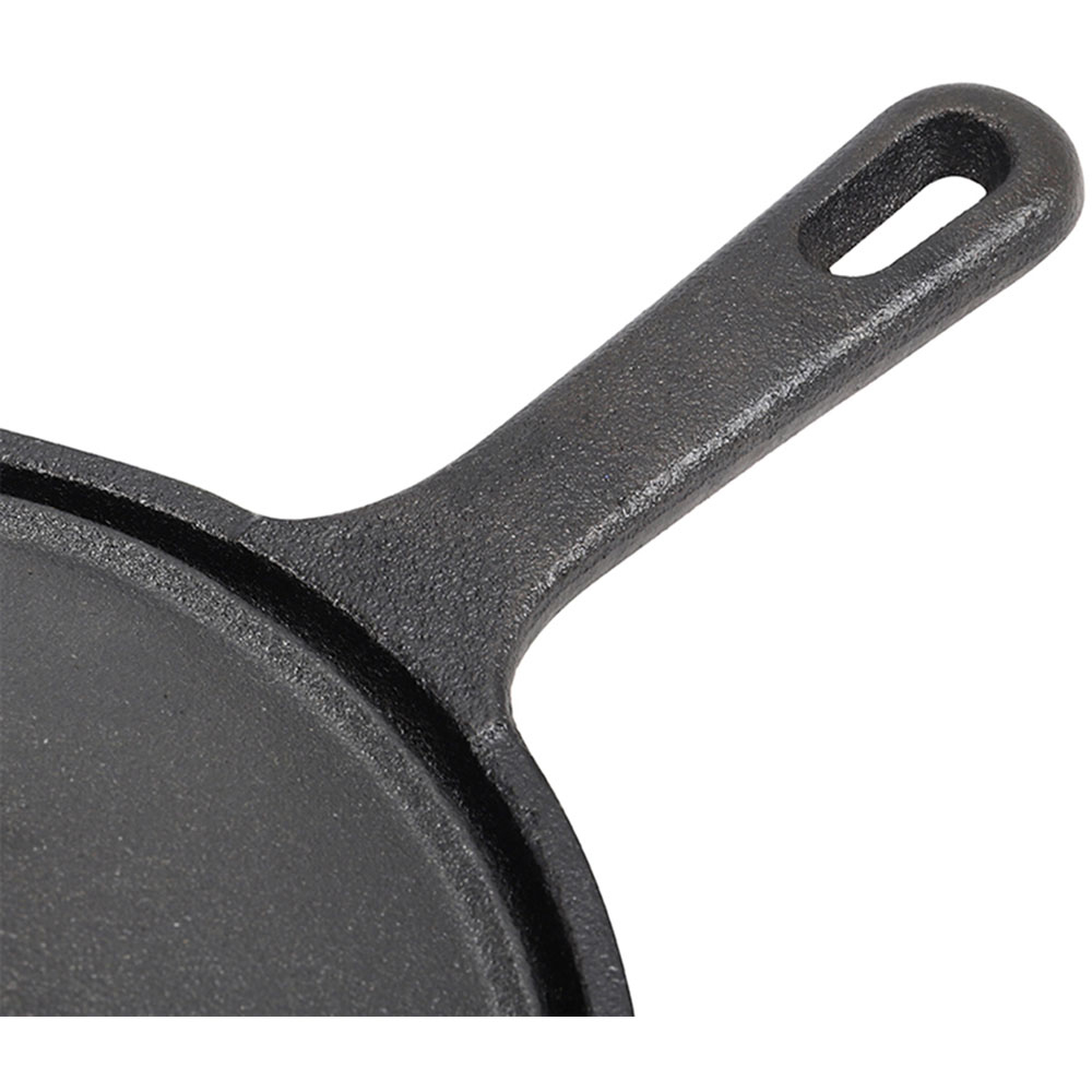 Living and Home Pre-Seasoned Cast Iron Saucepan with Lid 2.5L Image 6