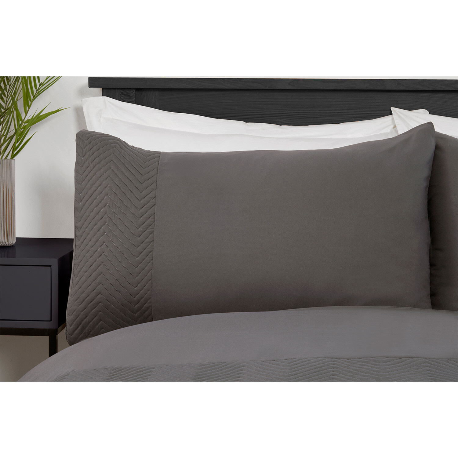 Chevron Pinsonic Duvet Cover and Pillowcase Set - Charcoal / Double Image 2