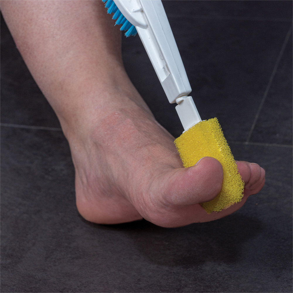 Aidapt Long Handled Toe Cleaner Image 2