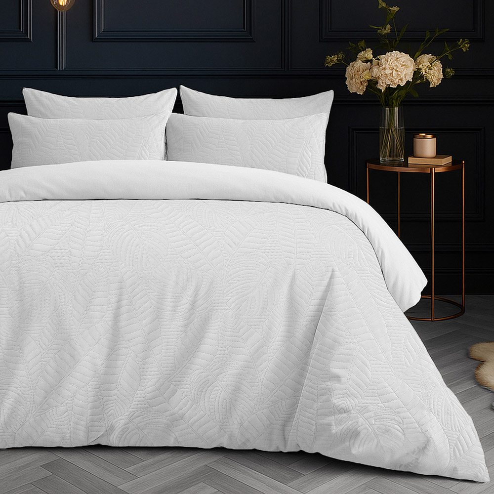 Velosso Single White Savannah Velvet Duvet Set Image 1