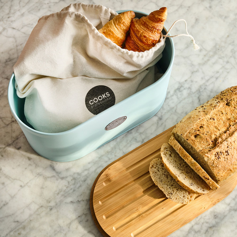 Cooks Professional Blue and Silver Ribbed Bread Bin with Linen Bag and Bamboo Lid Image 6
