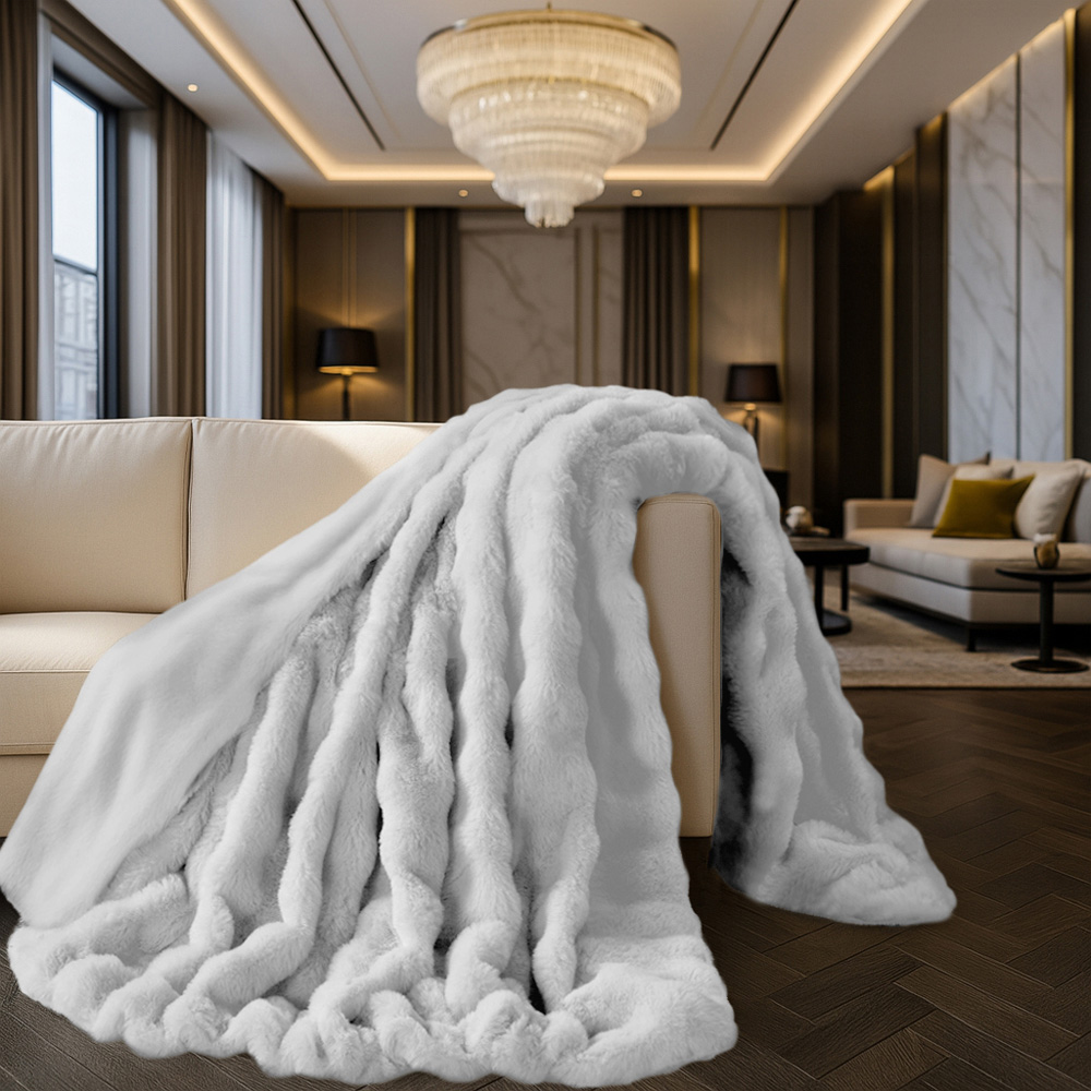 Sweet Dreams White Alpine Throw 150 x 200cm Image 2