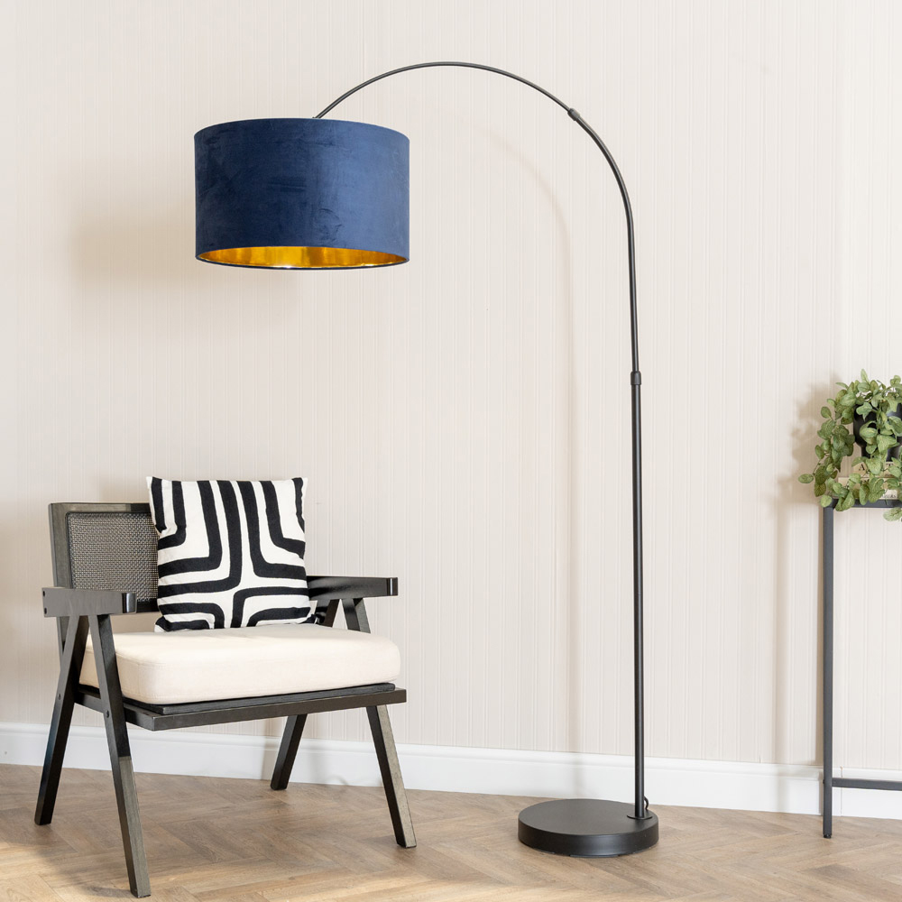 ValueLights Louis Black Arched LED Floor Lamp with Navy Blue and Gold Velvet Drum Lamp Shade Image 2