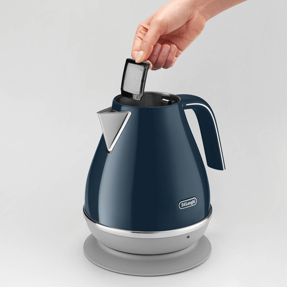 De'Longhi DL4301 London Blue Icona Capitals 1.7L Electric Kettle Image 4