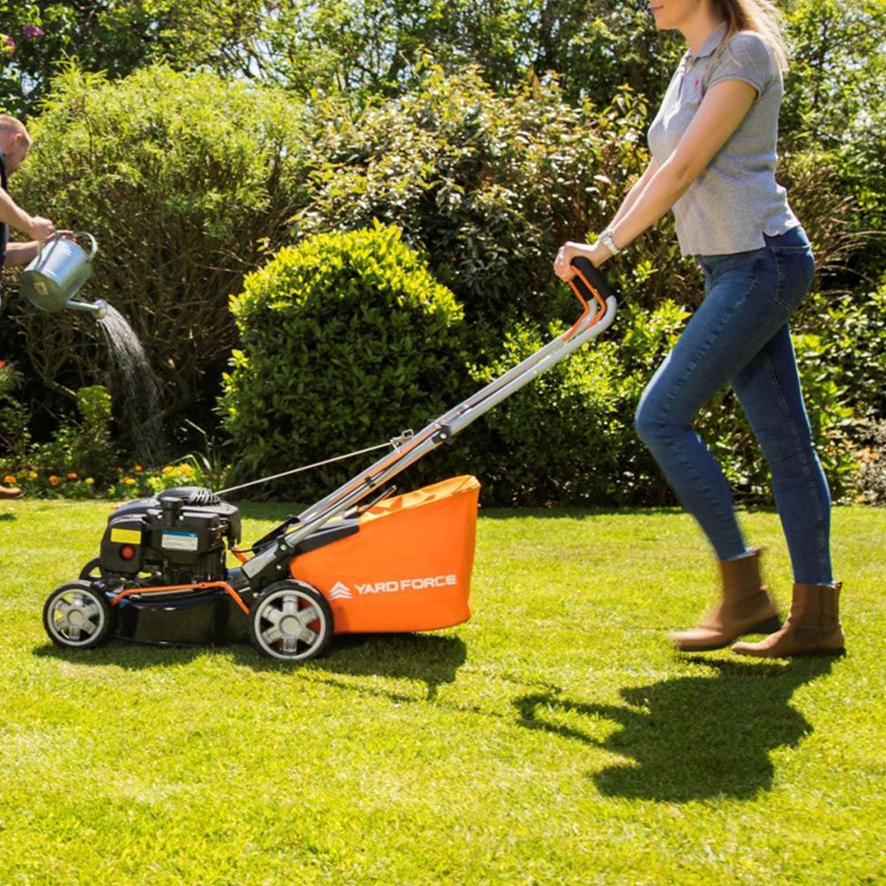 Yard Force GM B41A Self Propelled Petrol Lawnmower Wilko