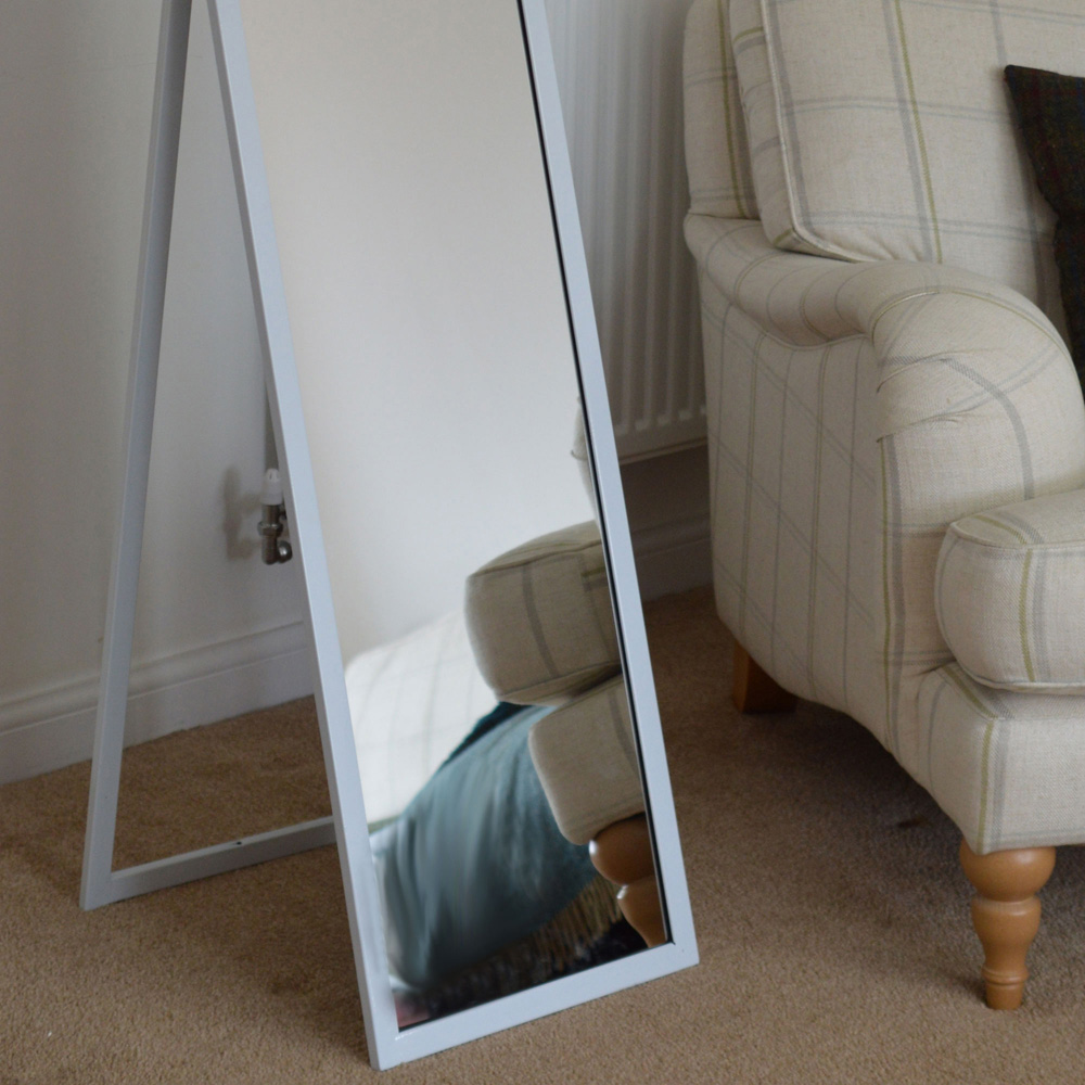 Harbour Housewares White Round Full Length Mirror 137 x 35.5cm Image 4