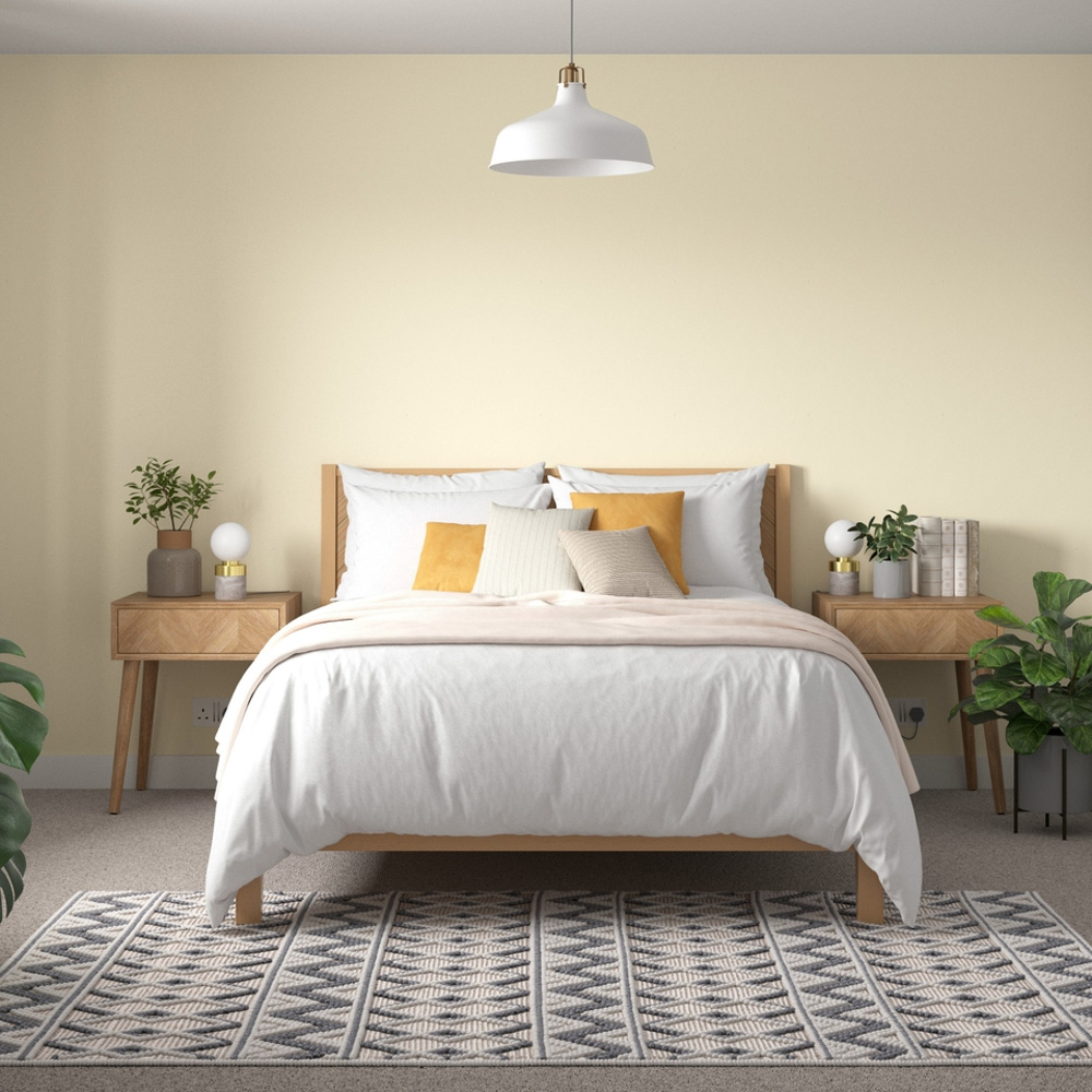 Dulux Trade Daffodil White Walls and Ceilings Vinyl Matt Paint 2.5L Image 4