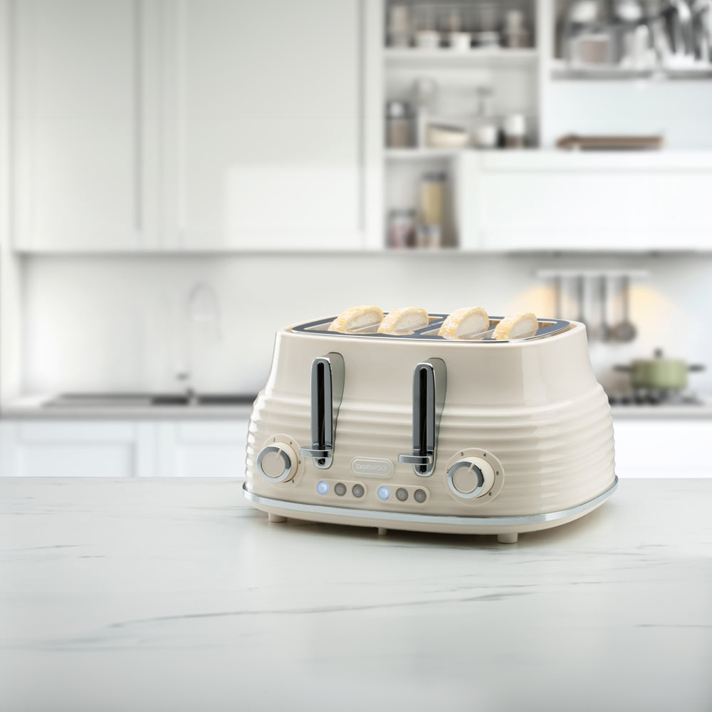 Daewoo Sienna Cream 4 Slice Toaster Image 2