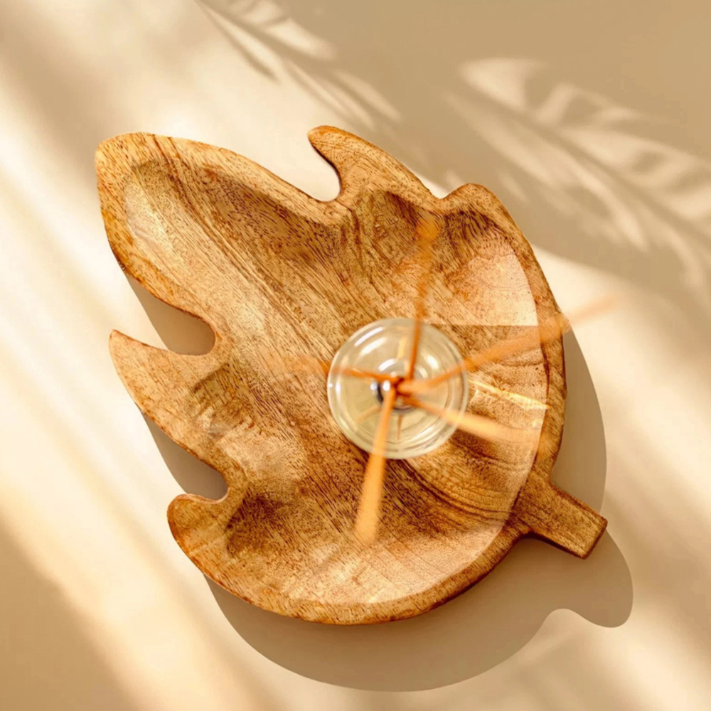 Garden Mile Wooden Leaf Large Tray Image 4