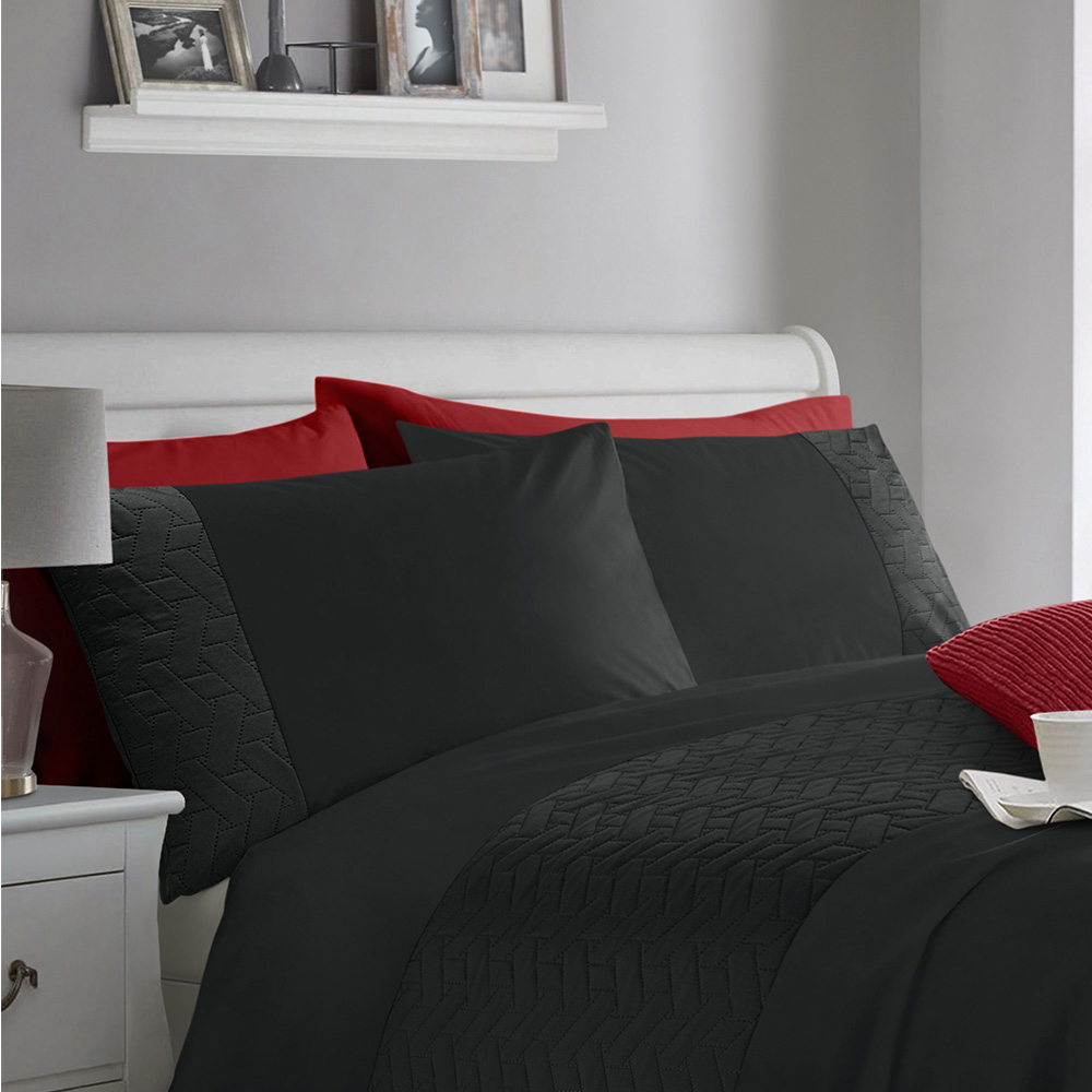 Velosso King Size Black Quilted Geo Duvet Set Image 2