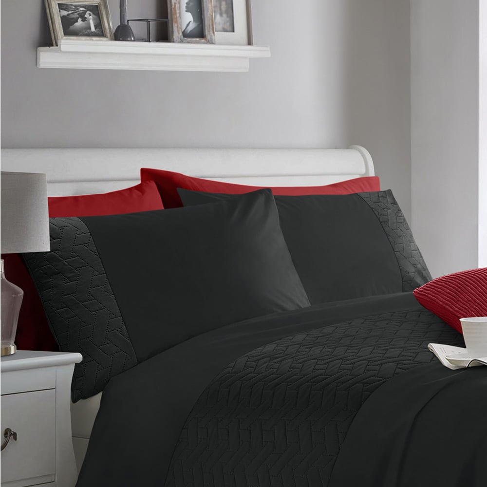 Velosso Super King Size Black Quilted Geo Duvet Set Image 2