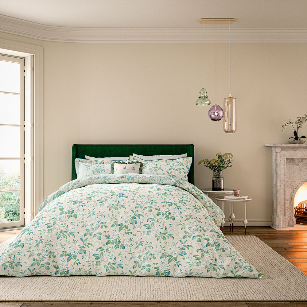 V&A Briar Bloom Double Green Duvet Set Image 6