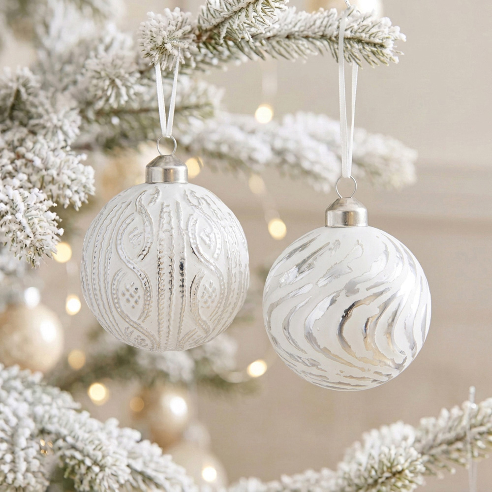 Scandi White and Silver Bauble Image 2