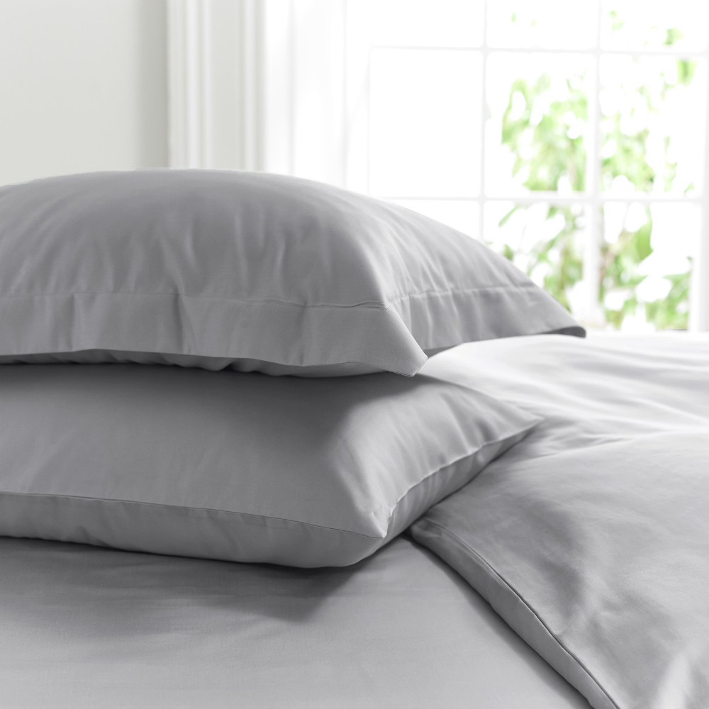 The Lyndon Company Housewife Platinum Pillowcase Image