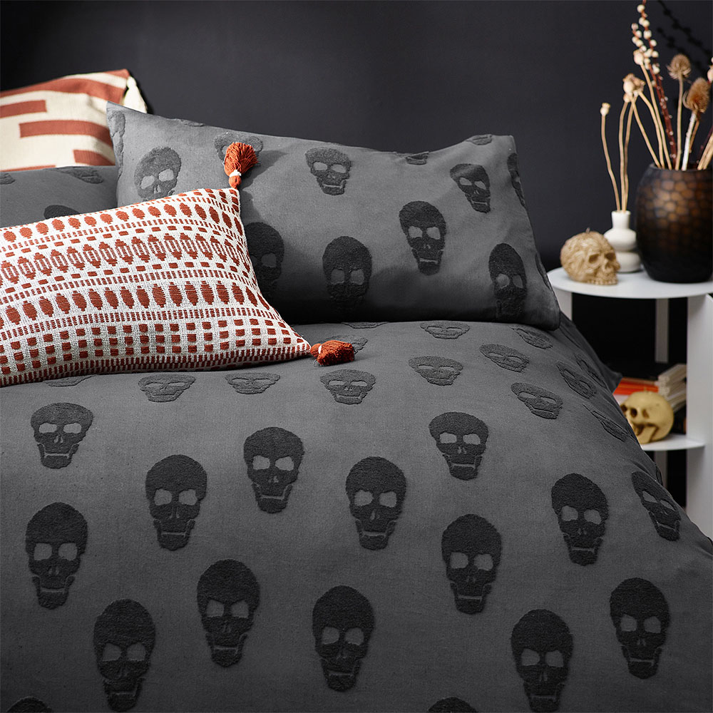 furn. Skulls King Size Charcoal Duvet Set Image 2