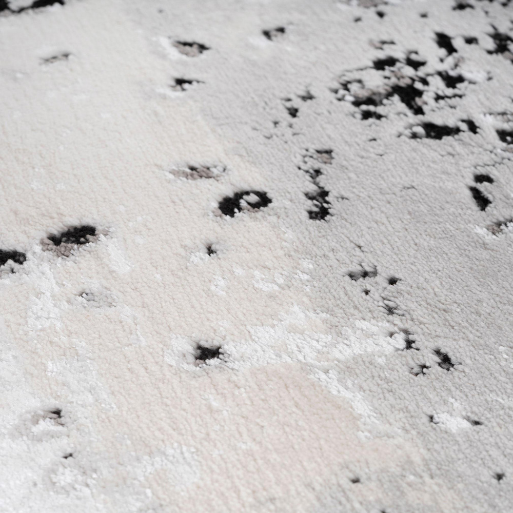 Kukoon Hatton Grace Silver Distressed Rug 80 x 150cm Image 4